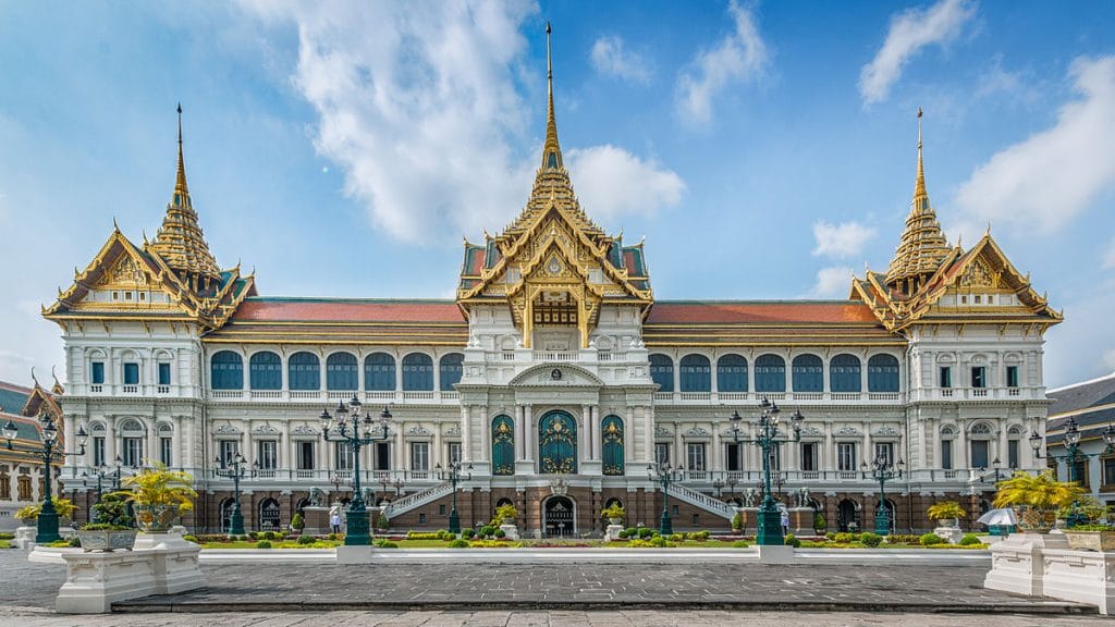 The Grand Palace, the ultimate thing to do on the Thailand Bucket List.