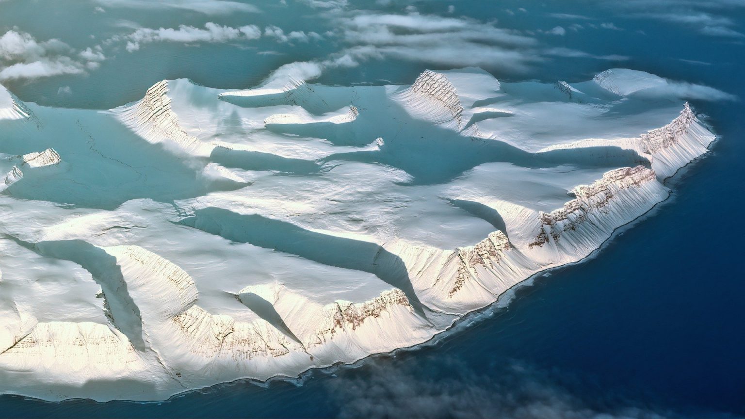 Top 10 AMAZING deserts in the world you NEED to visit