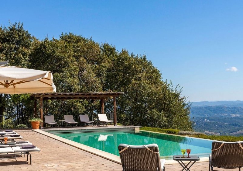 Torre Bisenzio has a beautiful infinity pool.