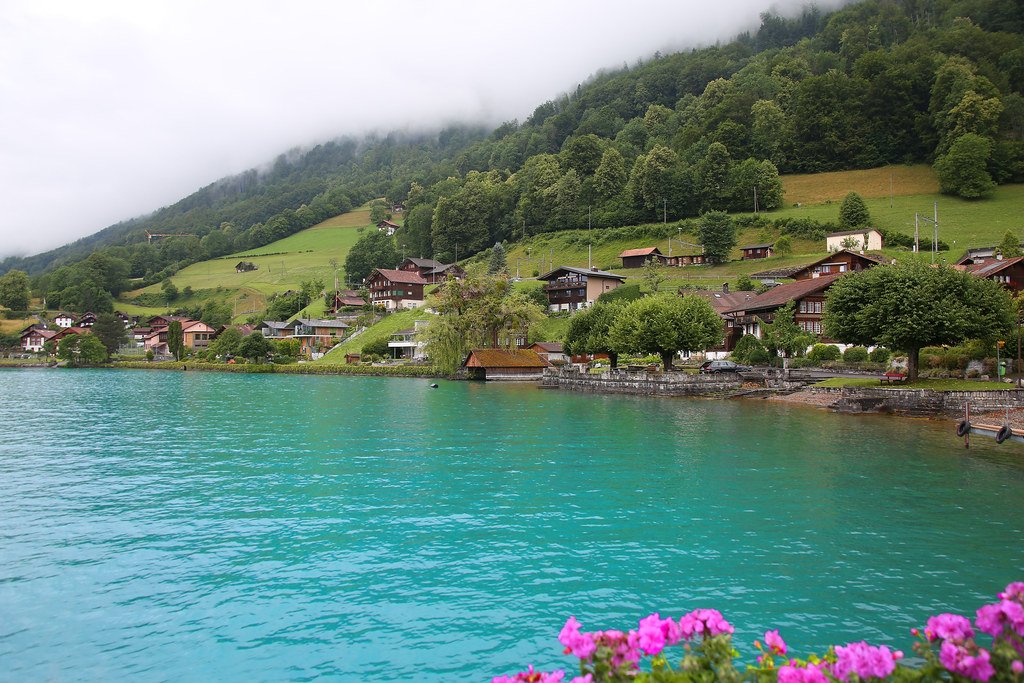 What is Switzerland famous for, you ask? Lakes is one answer.