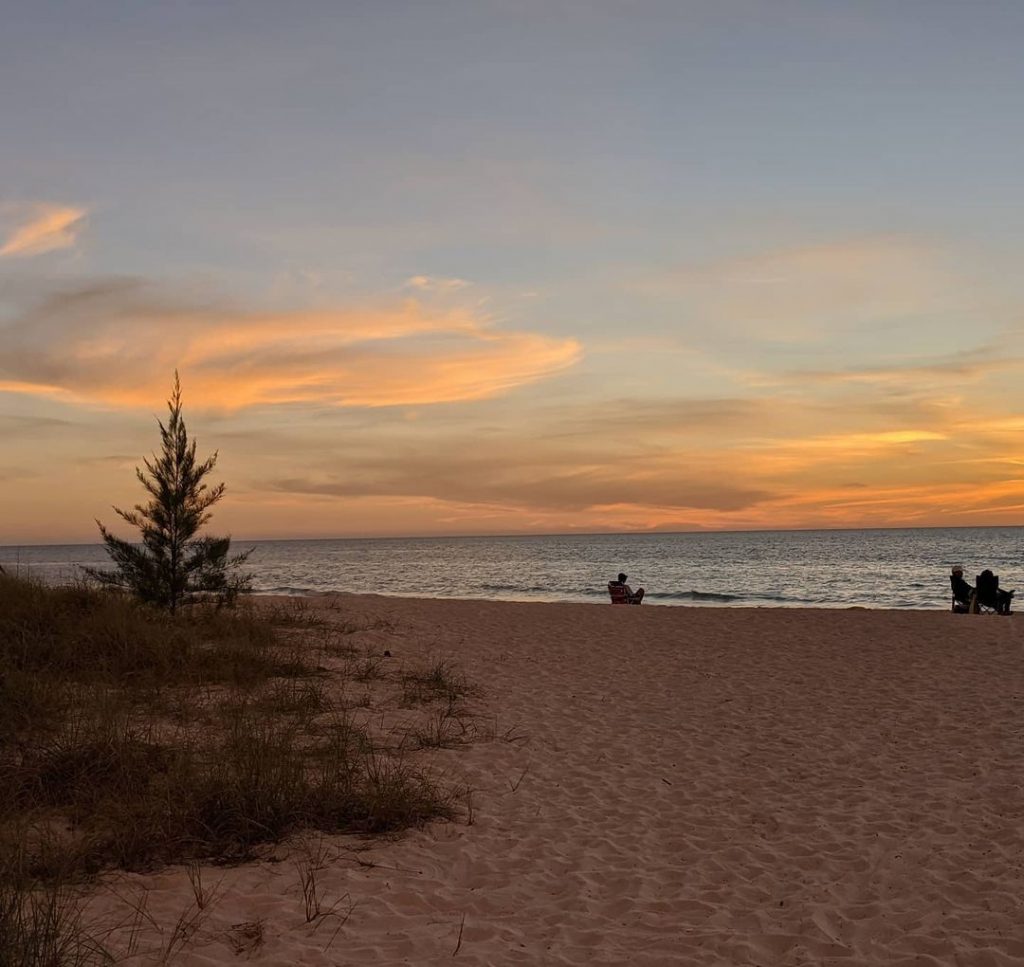 3rd Avenue Beach offers picturesque views.