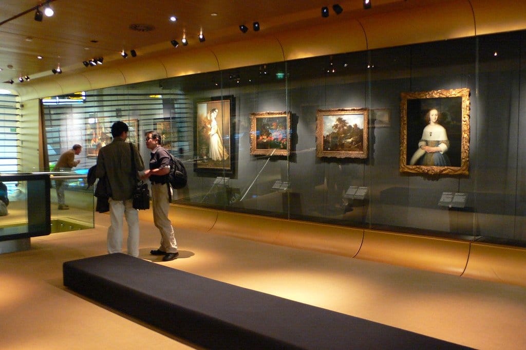Rijksmuseum Schiphol is one of the best free museums in Amsterdam.