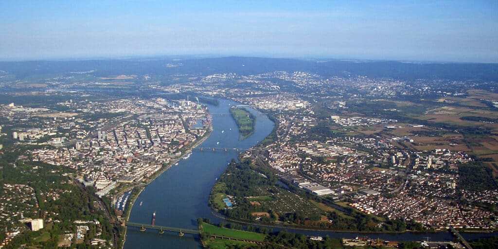 Enjoy a picturesque cruise through the Rhine Valley.