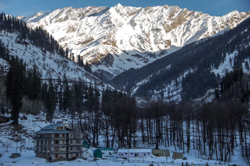 Visiting Manali is one of the things to do in winter in India.