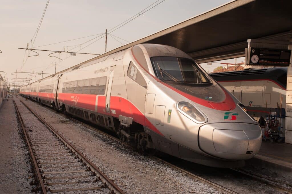 There are plenty of trains that travel from Verona to Venice.