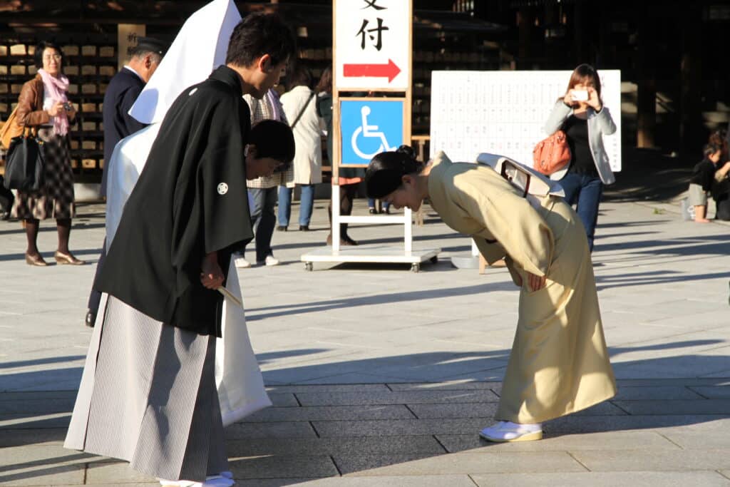 Bowing is a way to greet people.