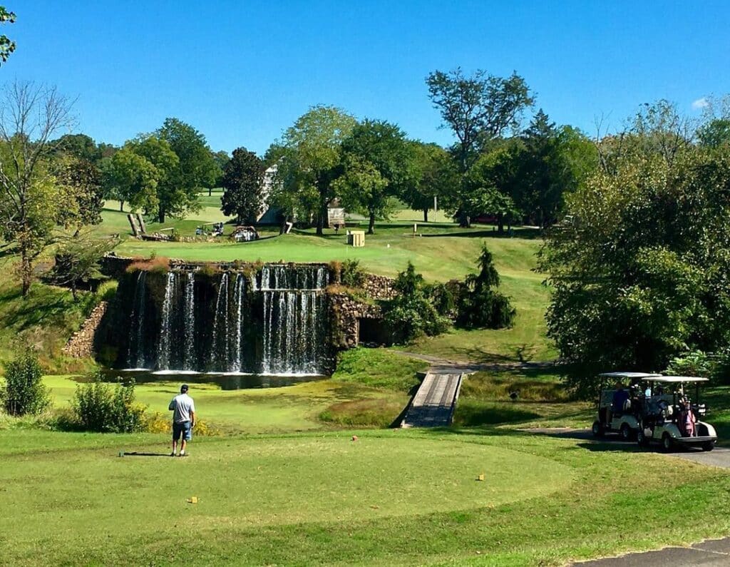 Meadow Farms Golf Course has the longest golf hole in the USA.