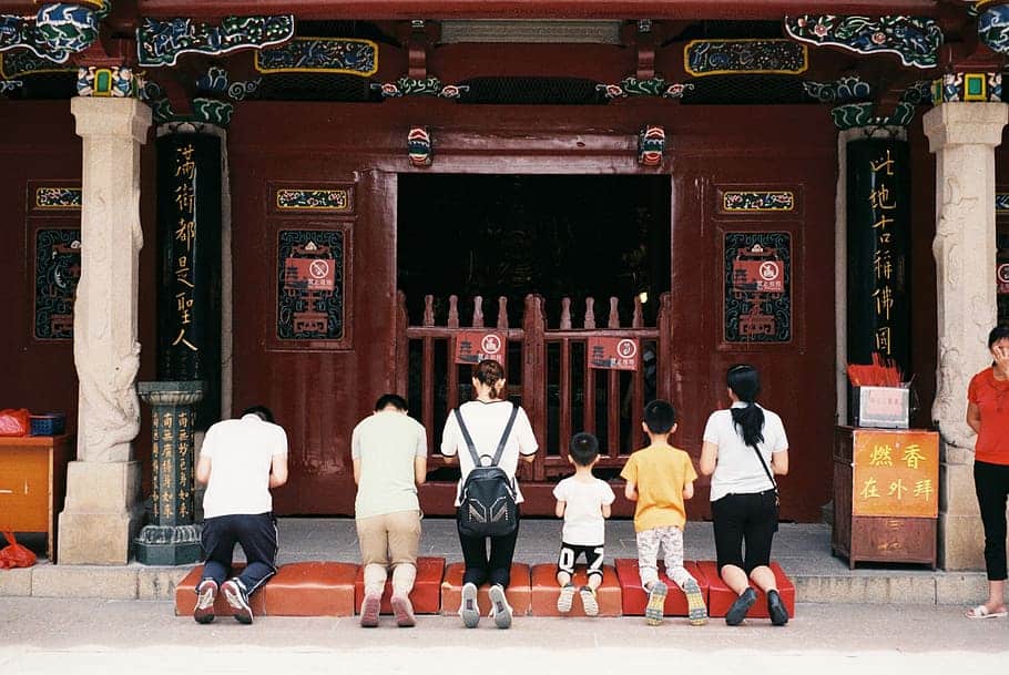 Bowing is one of the most important customs in Thailand you should know about.
